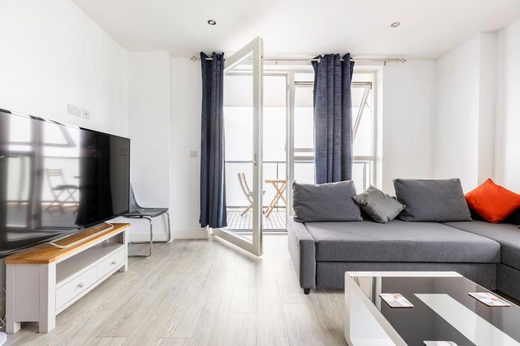 Stylish & Comfortable Top-Floor Flat In Harrow Λονδίνο Εξωτερικό φωτογραφία