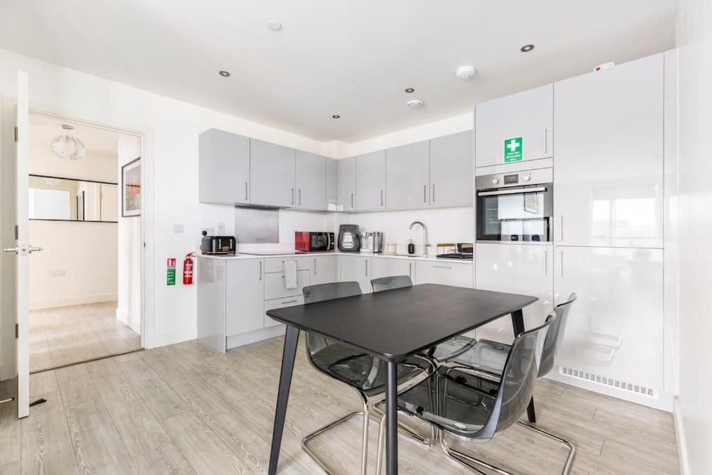 Stylish & Comfortable Top-Floor Flat In Harrow Λονδίνο Εξωτερικό φωτογραφία