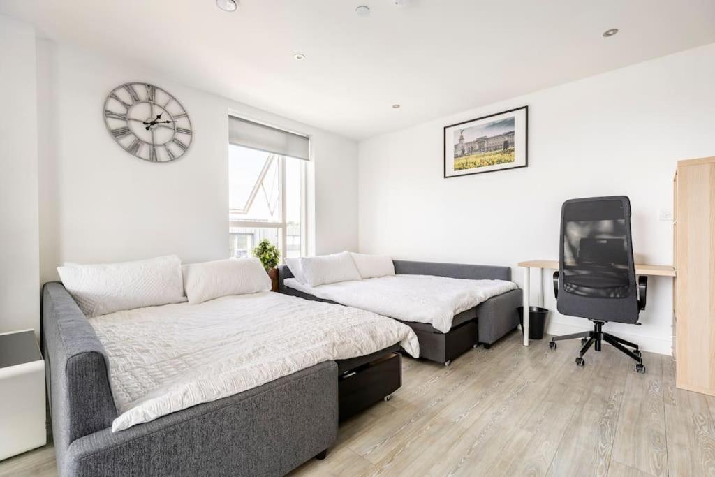 Stylish & Comfortable Top-Floor Flat In Harrow Λονδίνο Εξωτερικό φωτογραφία