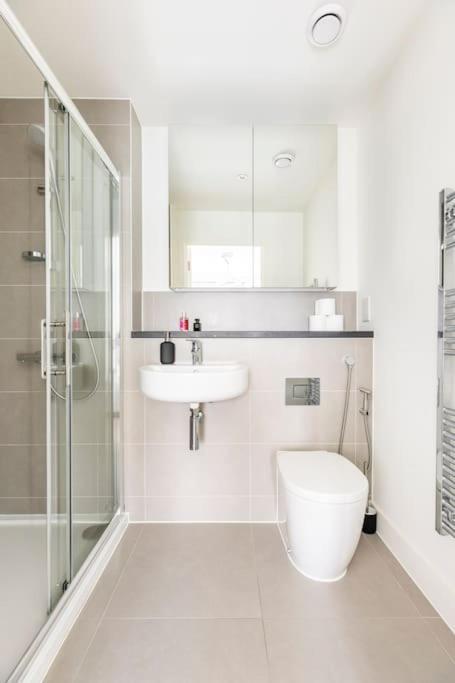 Stylish & Comfortable Top-Floor Flat In Harrow Λονδίνο Εξωτερικό φωτογραφία