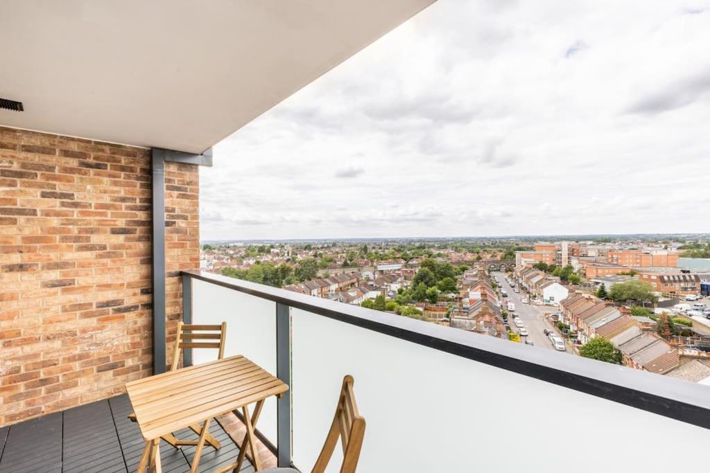 Stylish & Comfortable Top-Floor Flat In Harrow Λονδίνο Εξωτερικό φωτογραφία