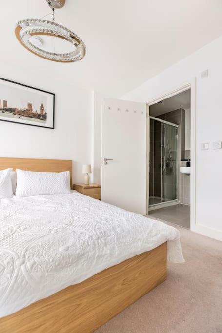 Stylish & Comfortable Top-Floor Flat In Harrow Λονδίνο Εξωτερικό φωτογραφία