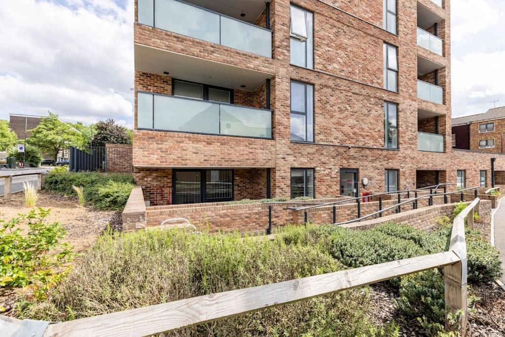 Stylish & Comfortable Top-Floor Flat In Harrow Λονδίνο Εξωτερικό φωτογραφία